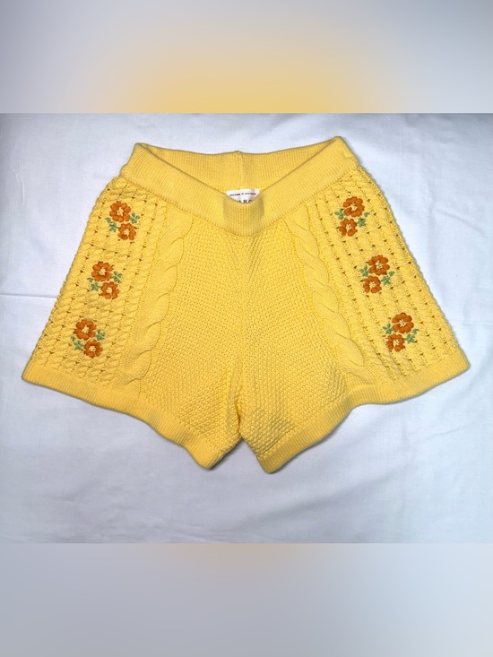 SABO Pants - Yellow High-Waist Knit Shorts with Floral Embroidery